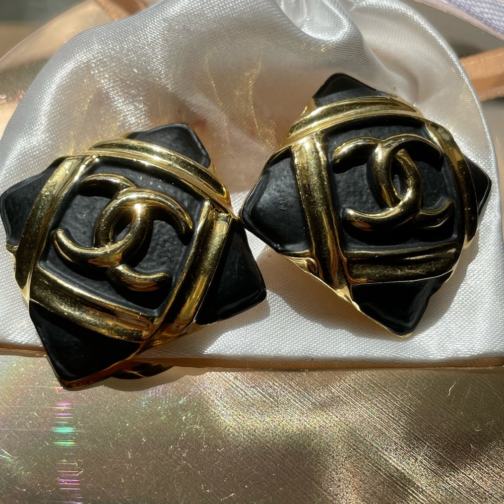 Chanel clip on earrings